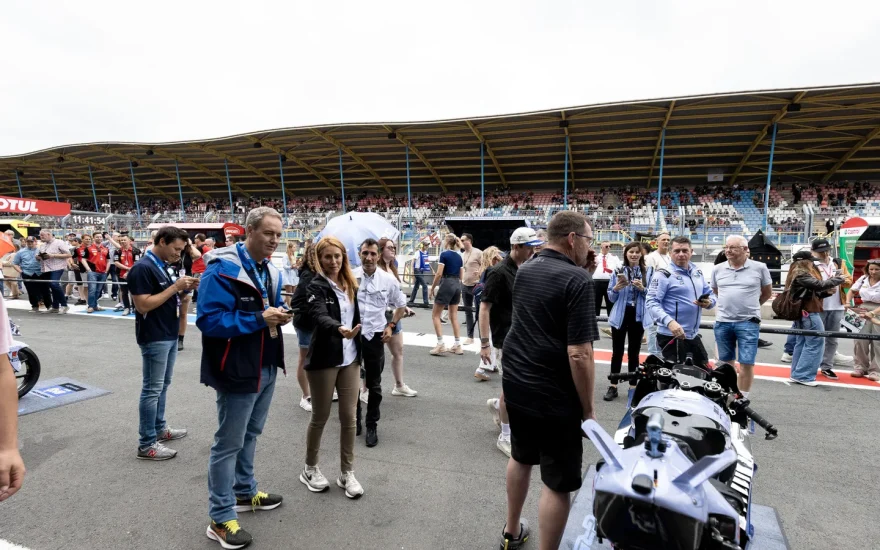 Spectators on the TT Circuit Assen pit lane during Dutch TT weekend