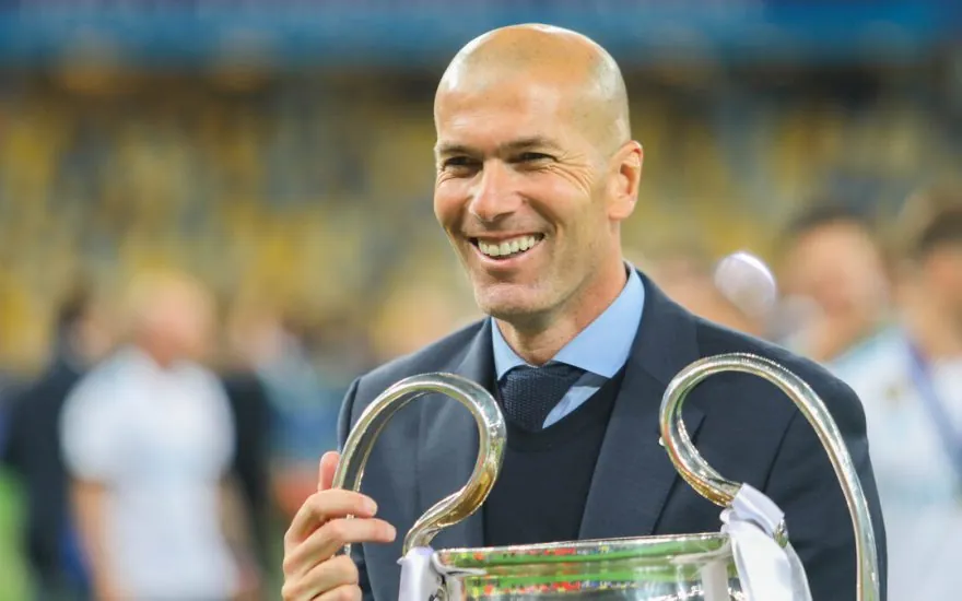 Zinedine Zidane on the touchline during the 2018 Champions League final
