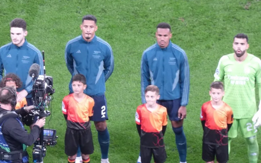 Arsenal players in an Arsenal FC match