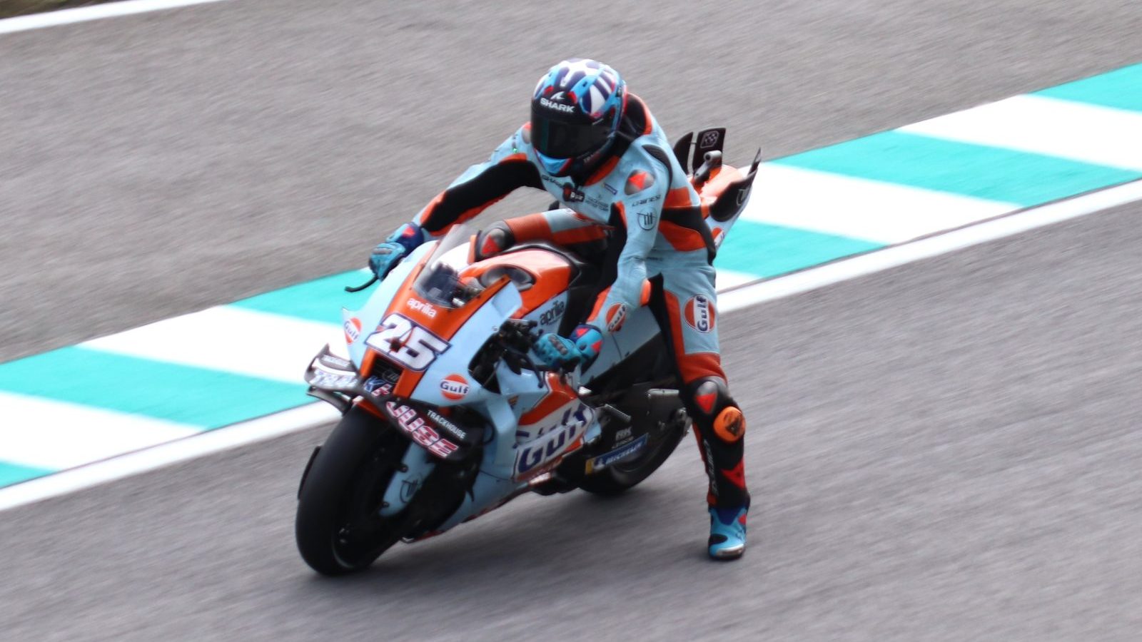 Raúl Fernández riding the Trackhouse Racing Aprilia during the 2025 Malaysian Grand Prix (file photo, not the 2026 British GP)